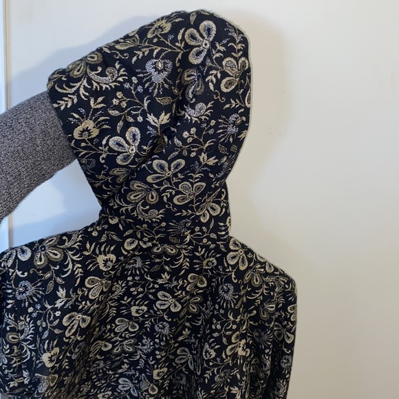 💯 % Wool Hoodie - Picture 2 of 5